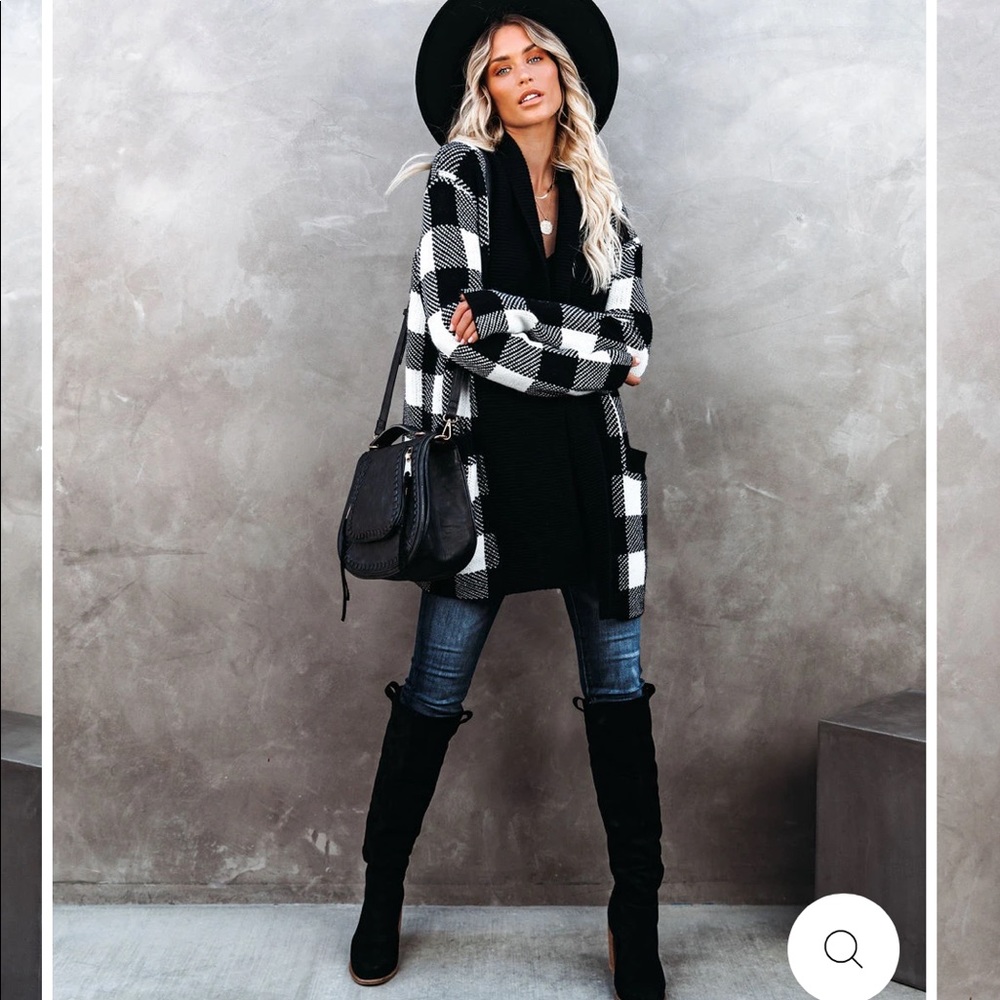 Black & white cozy cardigan 🖤🤍🖤🤍
